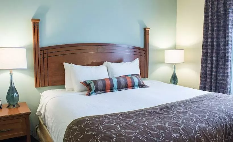 スタンダードスタジオ, Staybridge Suites Fargo By Ihg