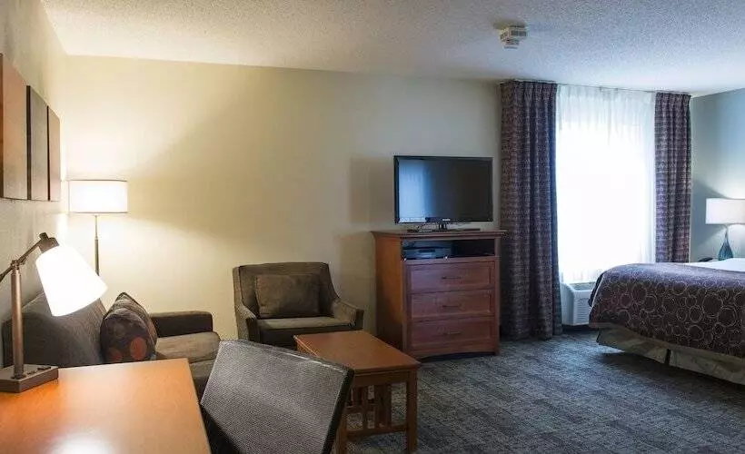スタンダードスタジオ, Staybridge Suites Fargo By Ihg