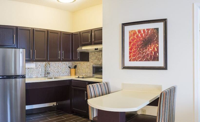 جناح, Staybridge Suites Fargo By Ihg