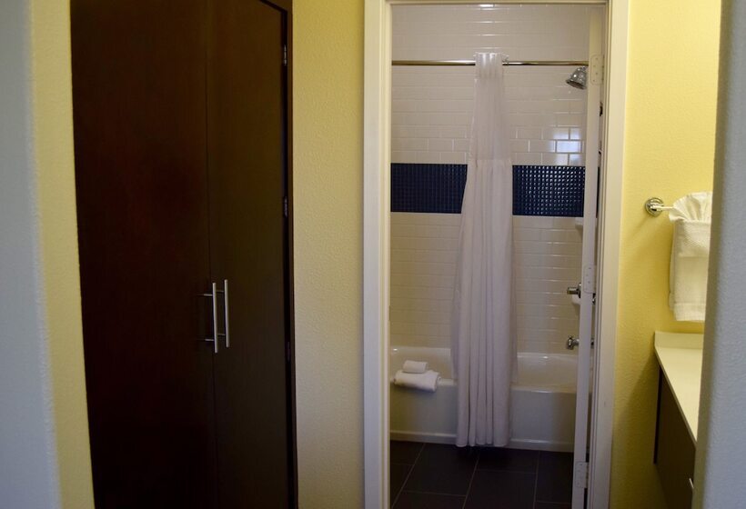 Люкс Адаптированный для Инвалидов, Staybridge Suites Houston Stafford   Sugar Land, An Ihg