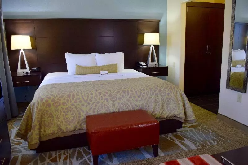 キングサイズベッドのスイートルーム, Staybridge Suites Houston Stafford   Sugar Land, An Ihg
