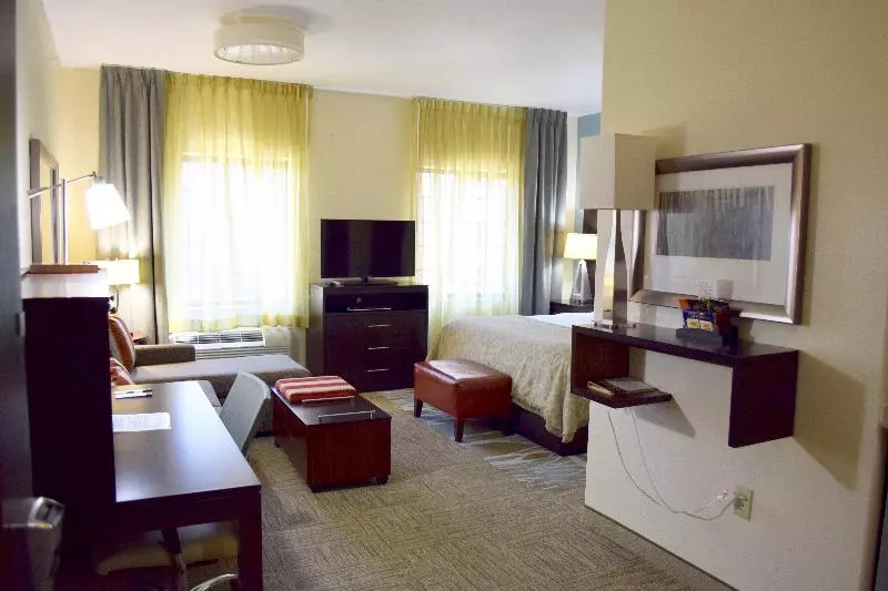 キングサイズベッドのスイートルーム, Staybridge Suites Houston Stafford   Sugar Land, An Ihg