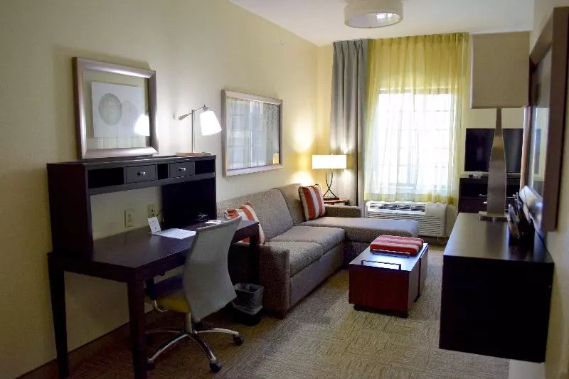 キングサイズベッドのスイートルーム, Staybridge Suites Houston Stafford   Sugar Land, An Ihg