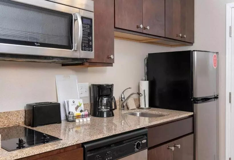 キングサイドベッドのスタンダードワンルーム, Towneplace Suites Fort Wayne North