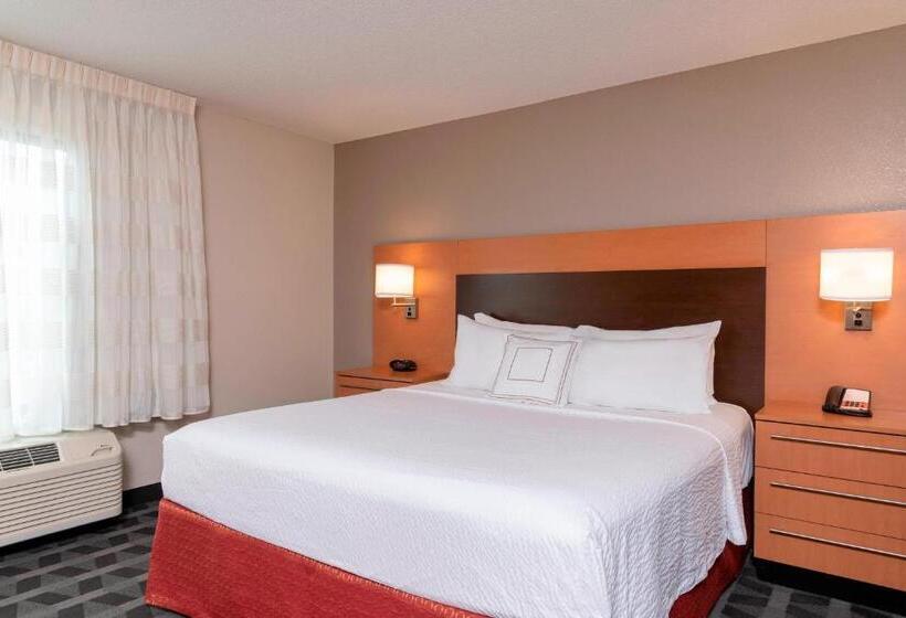 キングサイドベッドのスタンダードワンルーム, Towneplace Suites Fort Wayne North