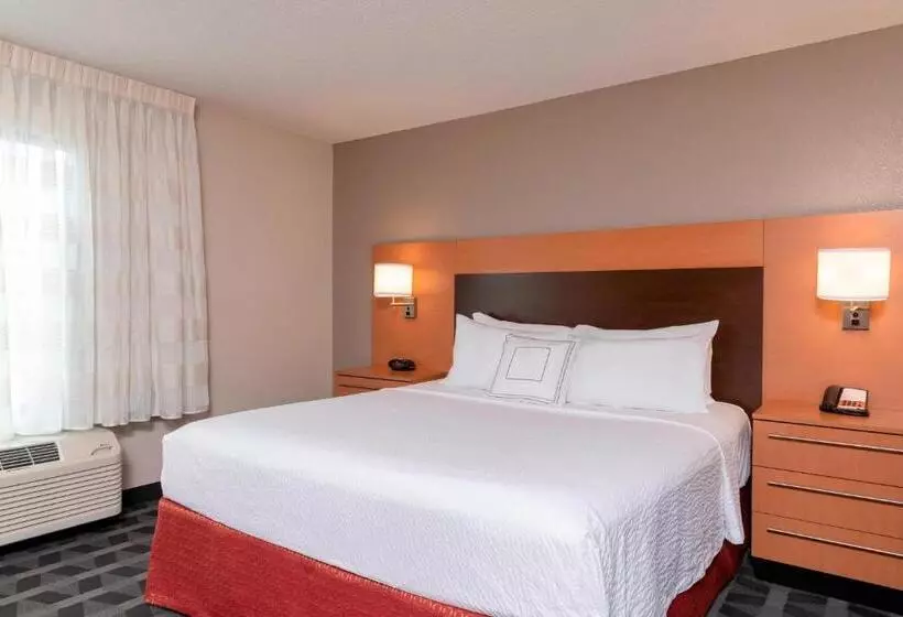 キングサイドベッドのスタンダードワンルーム, Towneplace Suites Fort Wayne North