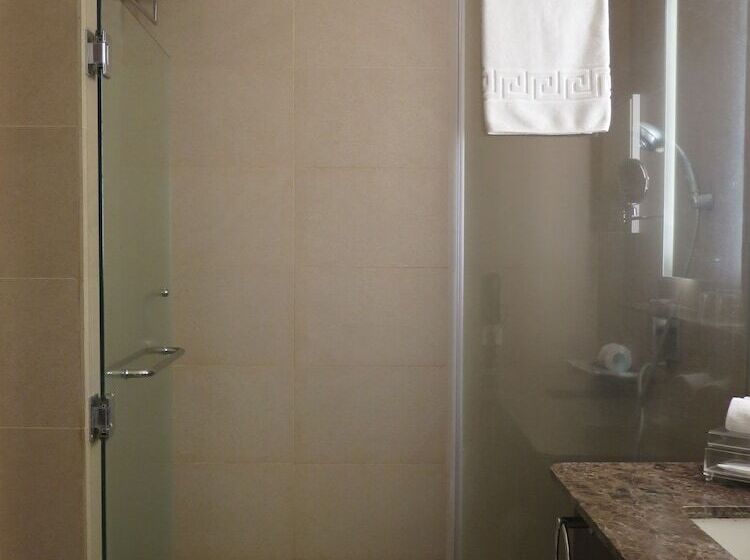 اتاق اجرایی, Widus Hotel Clark