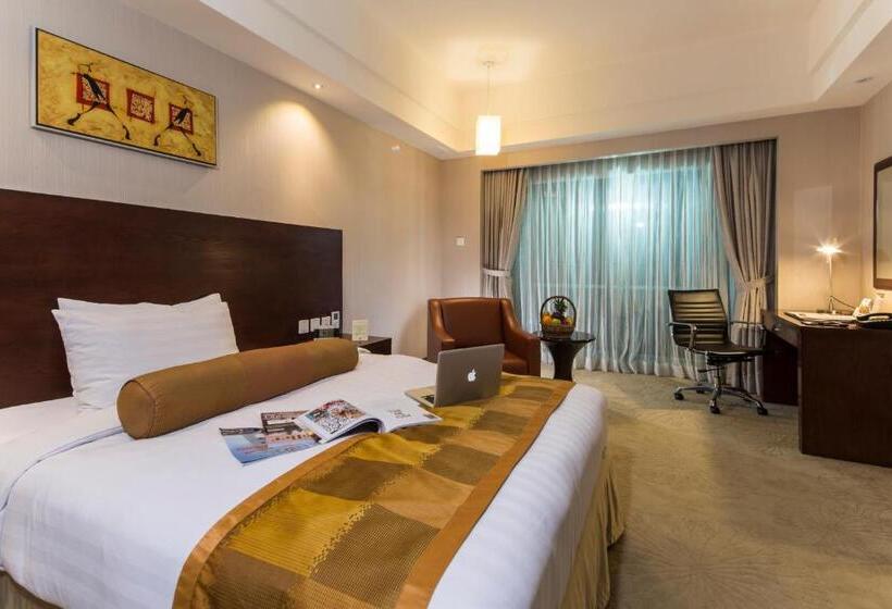 اتاق اجرایی, Widus Hotel Clark