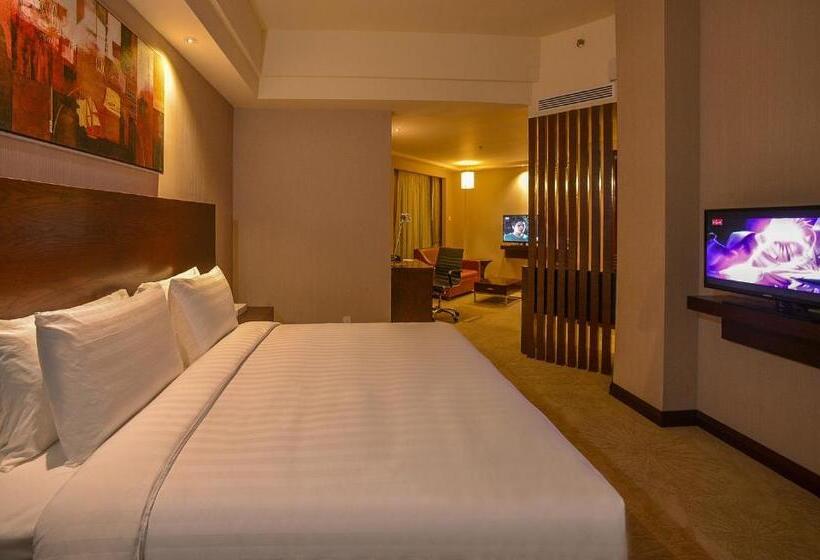 سوئیت اجرایی با تخت کینگ, Widus Hotel Clark