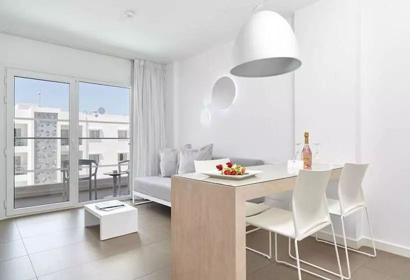 سوییت جونیور, Ibiza Sun Apartments