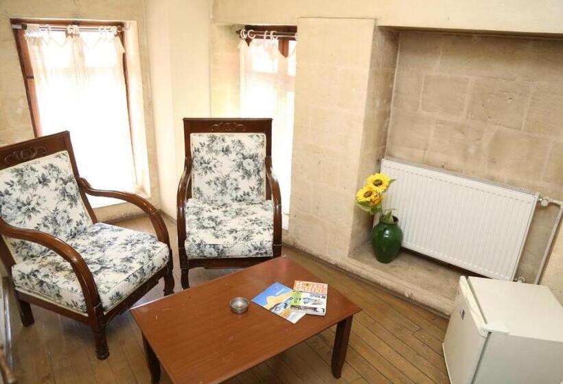 اتاق لوکس سه تخته, Kale Evi Butik Otel