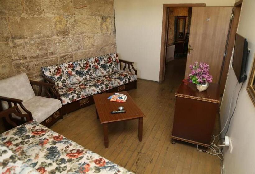 اتاق لوکس سه تخته, Kale Evi Butik Otel