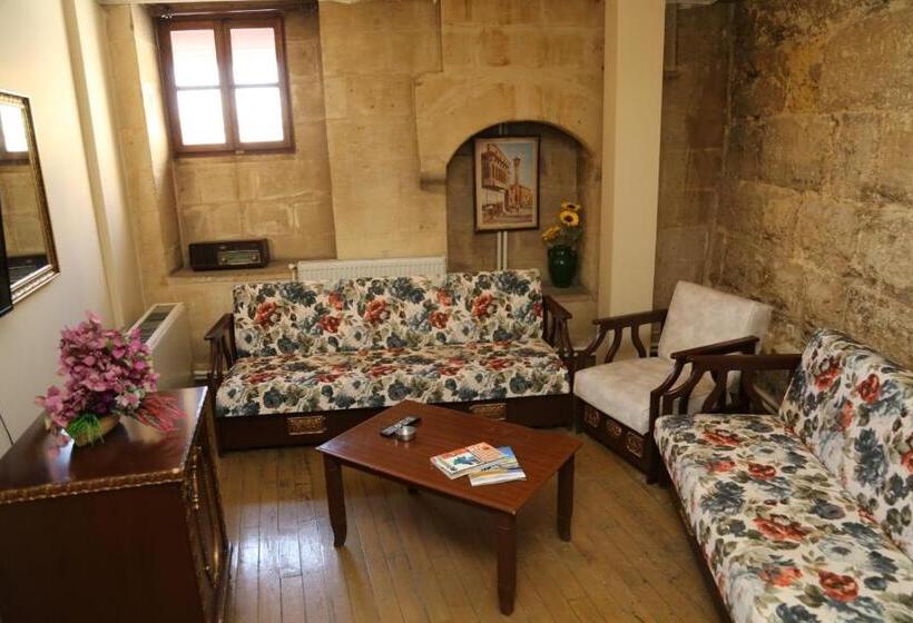 اتاق لوکس سه تخته, Kale Evi Butik Otel