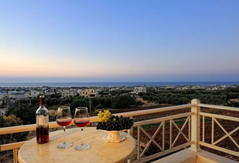 سوییت خانوادگی, Notos Heights Hotel & Suites