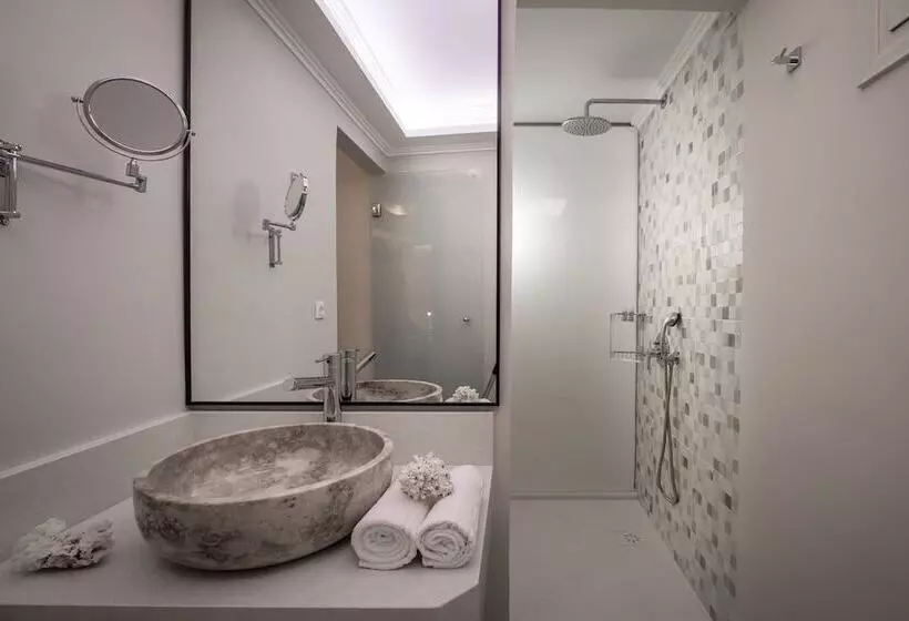 سوییت سوپریور با چشمانداز دریا, Notos Heights Hotel & Suites
