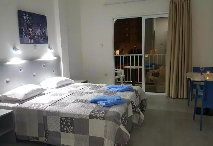 سوییت جونیور, Florence Hotel Apartments
