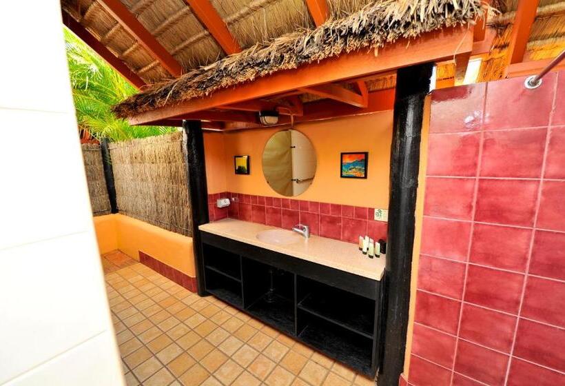 스탠다드 스튜디오, Bali Hai Resort & Spa