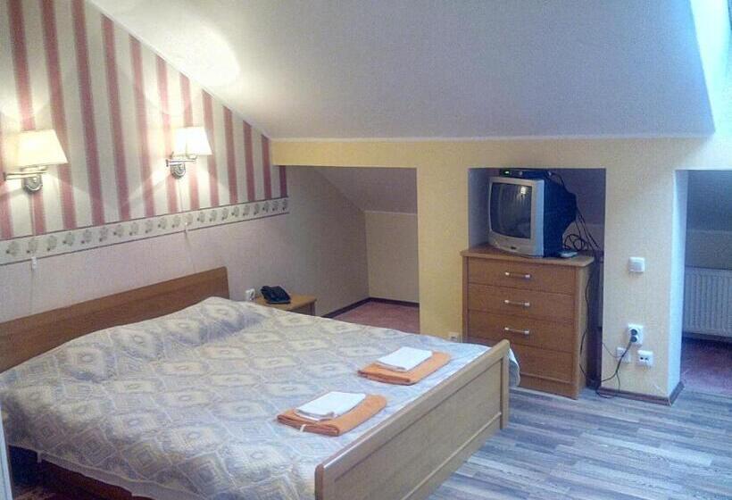 اتاق استاندارد یک نفره, Central