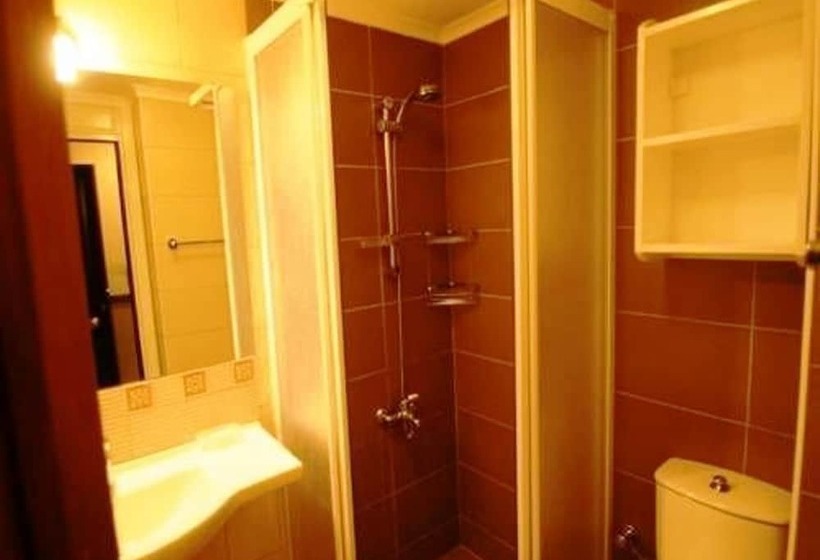 家庭间, Hisar Holiday Club