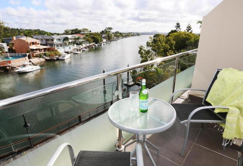 Standard studio with river view, Laguna