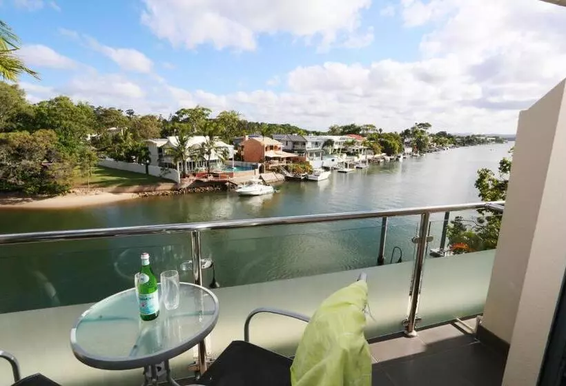 Standard studio with river view, Laguna