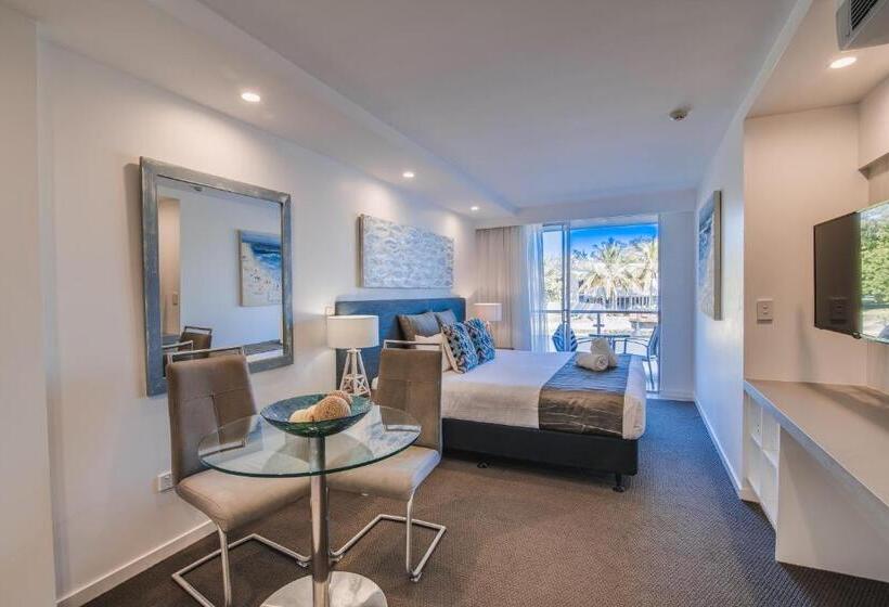 Standard studio with river view, Laguna