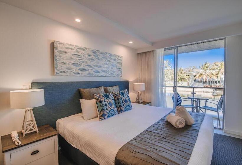 Standard studio with river view, Laguna