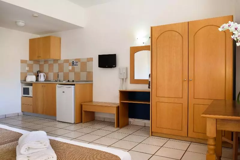 スタンダードスタジオ, Pefkos Village Resort