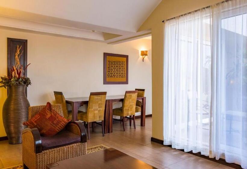 سوئیت با بالکن, The African Regent