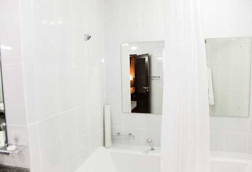 سوییت اجرایی, The African Regent