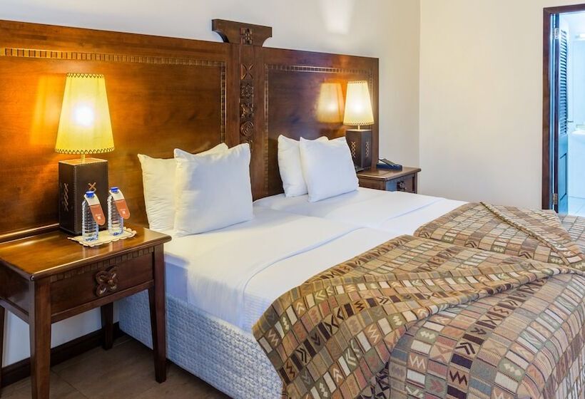 اتاق لوکس, The African Regent