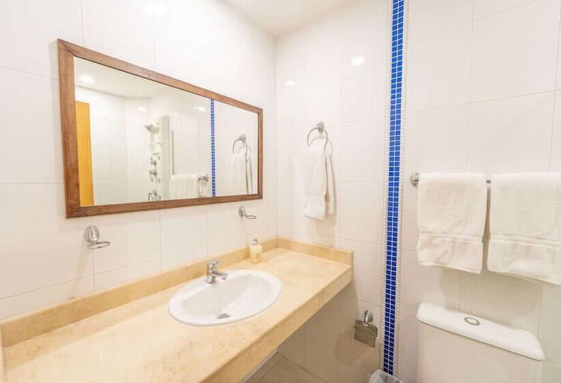 Полулюкс, Basic Hotel Centenario By Hoteles Ms