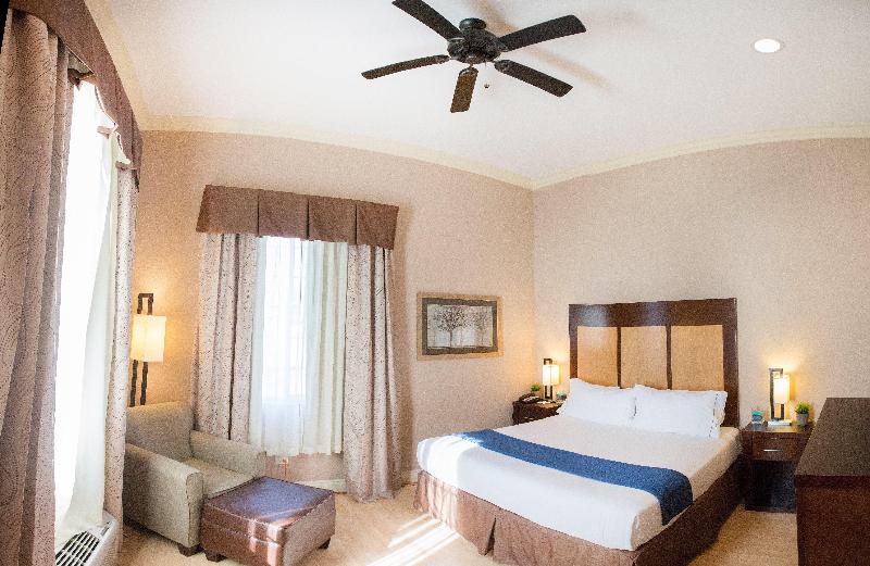 Номер Deluxe Кровать Кинг, Holiday Inn Express Benicia, An Ihg