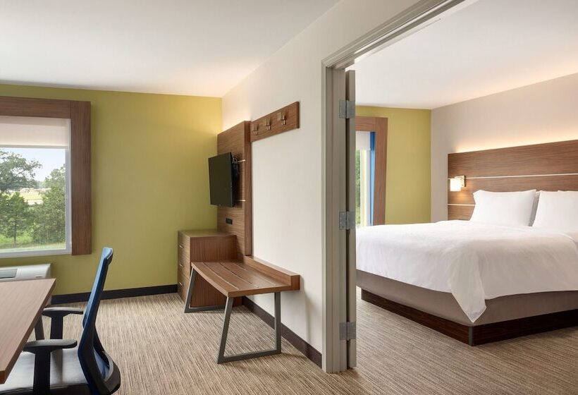 スイート, Holiday Inn Express & Suites Searcy, An Ihg