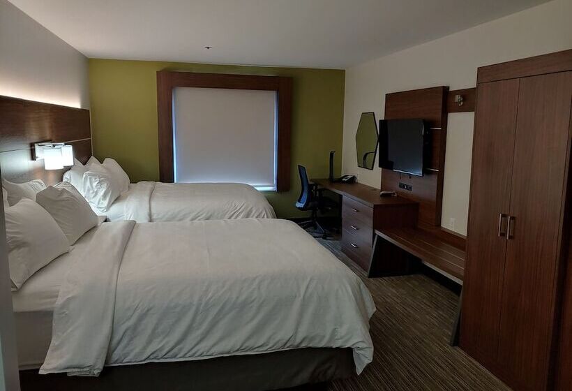 スイート, Holiday Inn Express & Suites Searcy, An Ihg