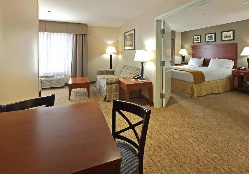 キングサイズベッドのエクゼクティブ, Holiday Inn Express & Suites Searcy, An Ihg