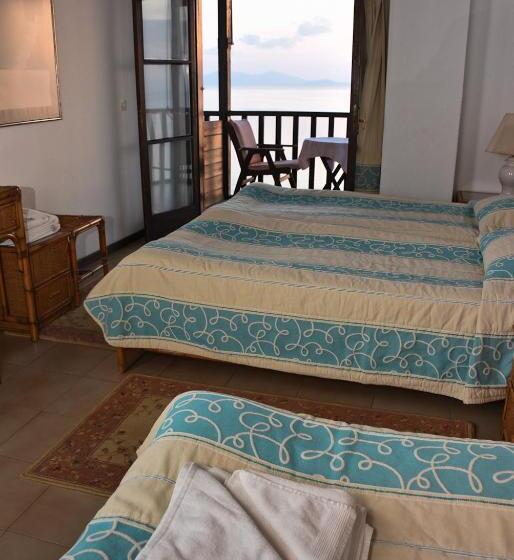 Triple Room Sea View, Maistrali