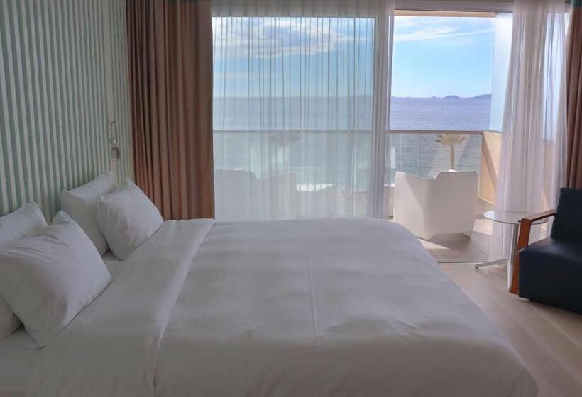 اتاق خانوادگی با چشم‌انداز دریا, Radisson Blu Resort & Spa, Ajaccio Bay