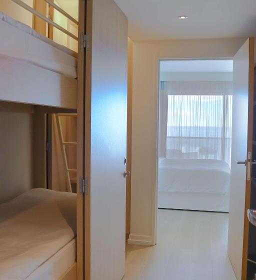 اتاق خانوادگی با چشم‌انداز دریا, Radisson Blu Resort & Spa, Ajaccio Bay