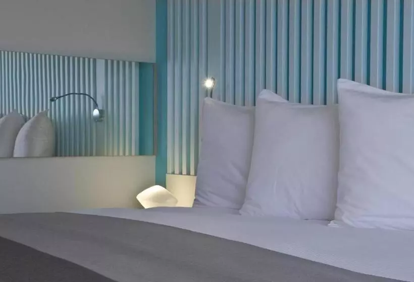 سوییت جونیور با چشمانداز دریا, Radisson Blu Resort & Spa, Ajaccio Bay