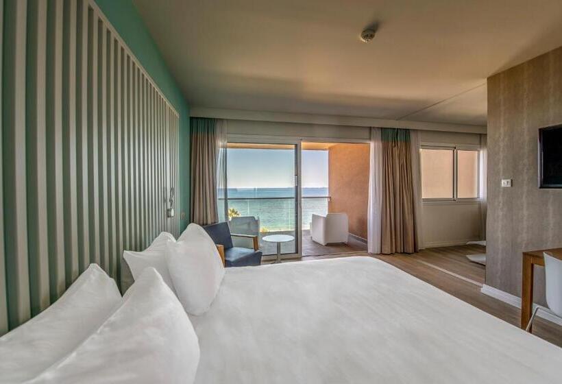 سوییت جونیور با چشم‌انداز دریا, Radisson Blu Resort & Spa, Ajaccio Bay