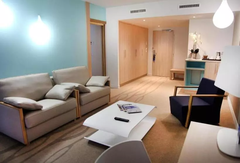سوییت با چشمانداز دریا, Radisson Blu Resort & Spa, Ajaccio Bay
