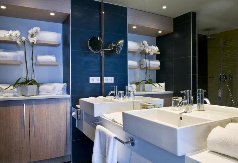 سوییت با چشم‌انداز دریا, Radisson Blu Resort & Spa, Ajaccio Bay