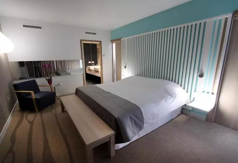 سوییت با چشمانداز دریا, Radisson Blu Resort & Spa, Ajaccio Bay