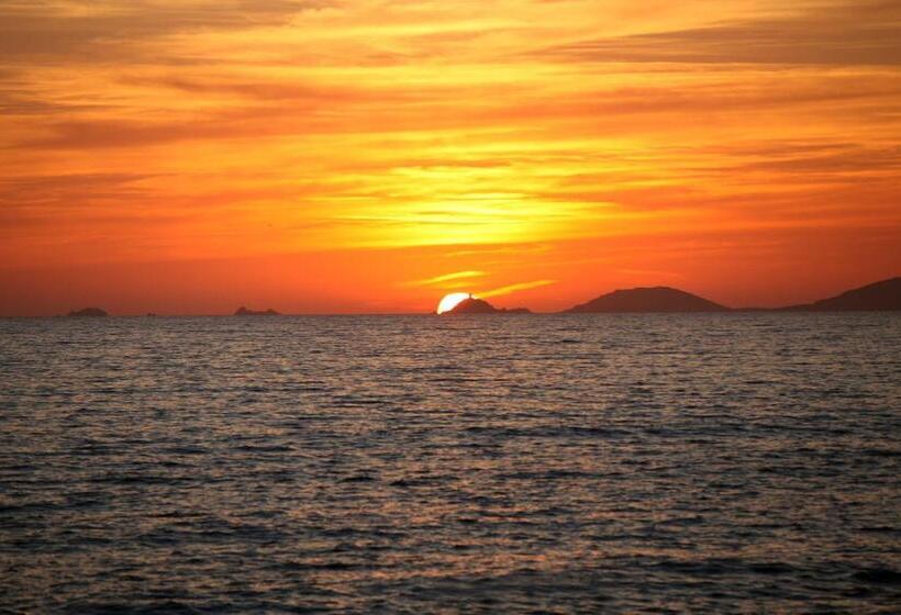 سوییت با چشم‌انداز دریا, Radisson Blu Resort & Spa, Ajaccio Bay