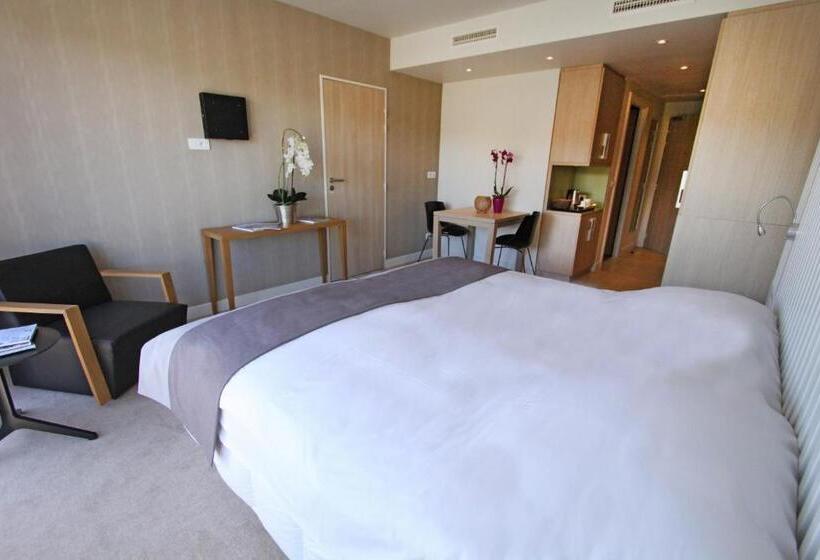 اتاق استاندارد با بالکن, Radisson Blu Resort & Spa, Ajaccio Bay