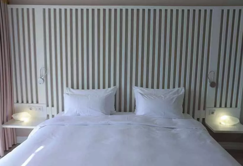 اتاق استاندارد با بالکن, Radisson Blu Resort & Spa, Ajaccio Bay