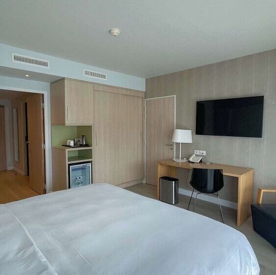 اتاق خانوادگی, Radisson Blu Resort & Spa, Ajaccio Bay