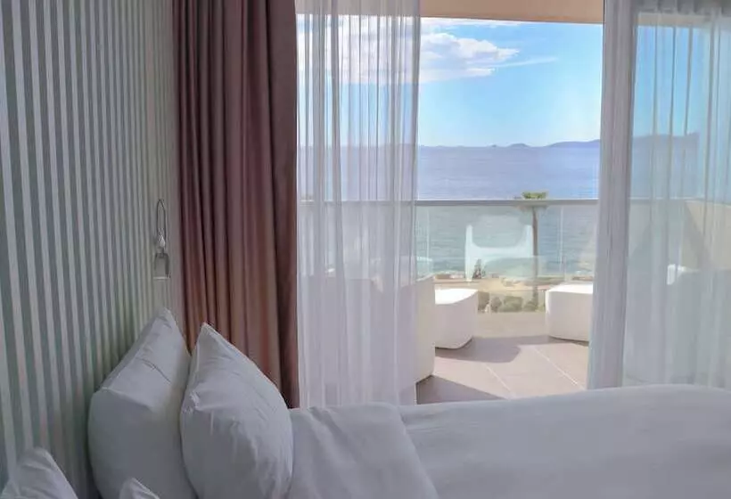 اتاق خانوادگی با چشمانداز دریا, Radisson Blu Resort & Spa, Ajaccio Bay