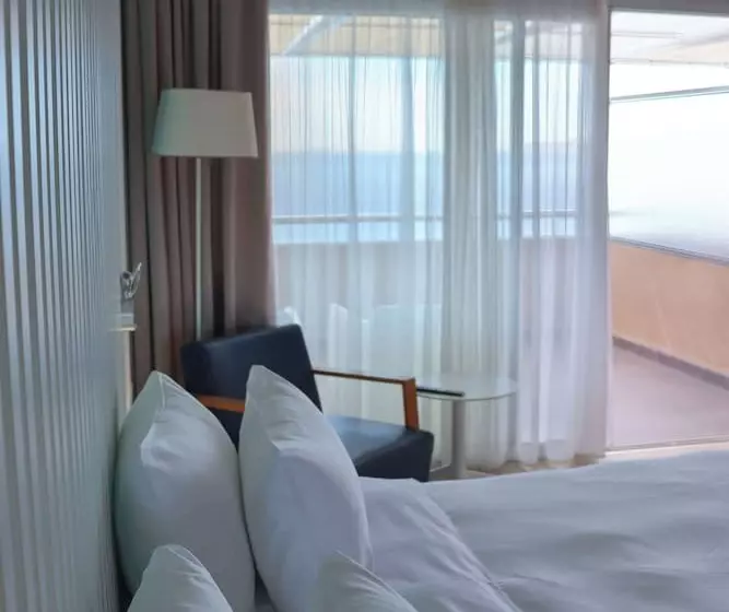 اتاق پرمیوم با چشمانداز دریا, Radisson Blu Resort & Spa, Ajaccio Bay